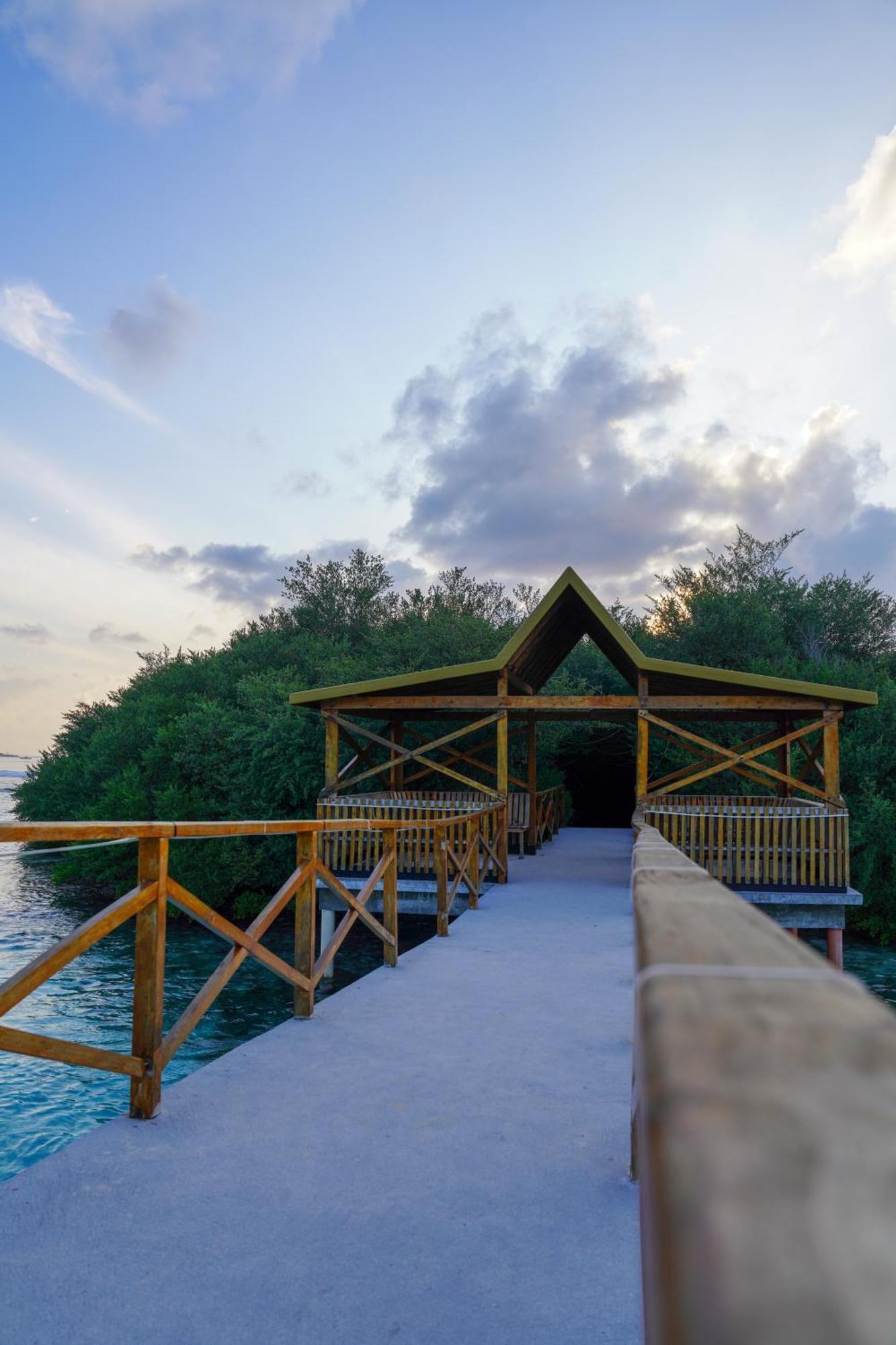 Hotel Sun & Surf Thulusdhoo Exteriér fotografie