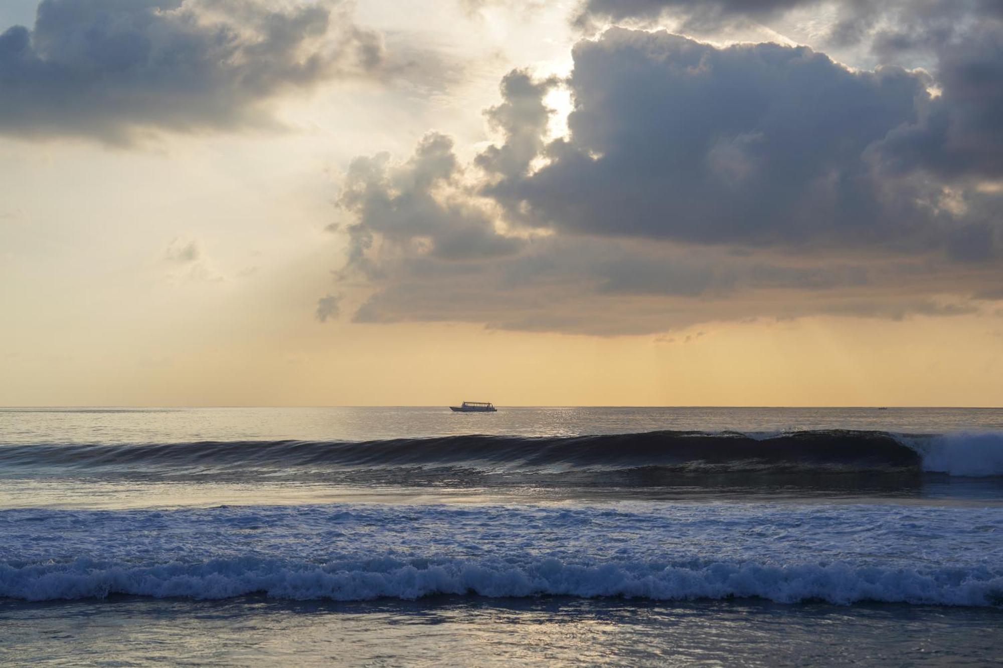Hotel Sun & Surf Thulusdhoo Exteriér fotografie